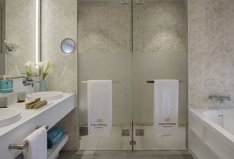 ویلای 2 خوابه, Royal Hideaway Corales Suites
