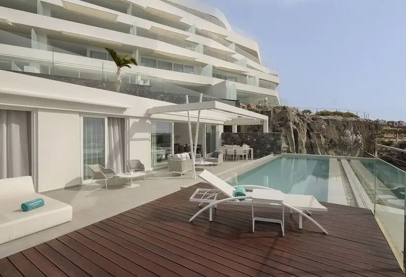 ویلای 2 خوابه, Royal Hideaway Corales Suites