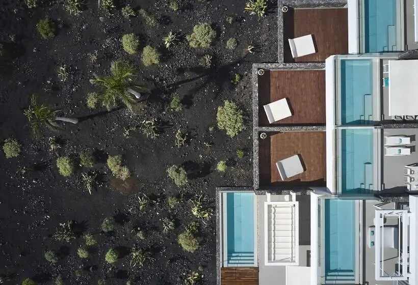 ویلای 2 خوابه, Royal Hideaway Corales Suites