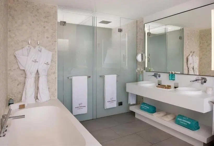 سوییت لوکس, Royal Hideaway Corales Suites