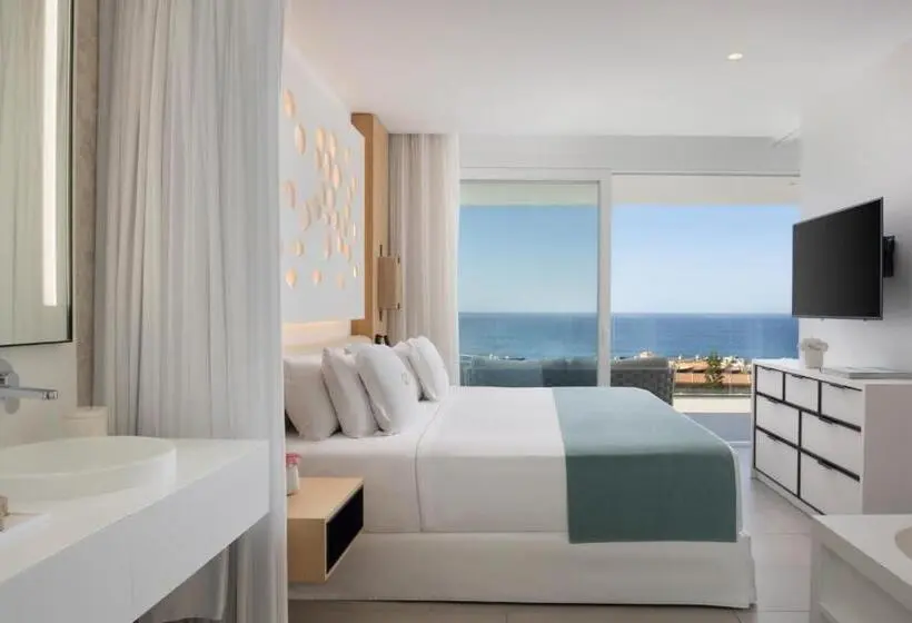 سوییت لوکس, Royal Hideaway Corales Suites