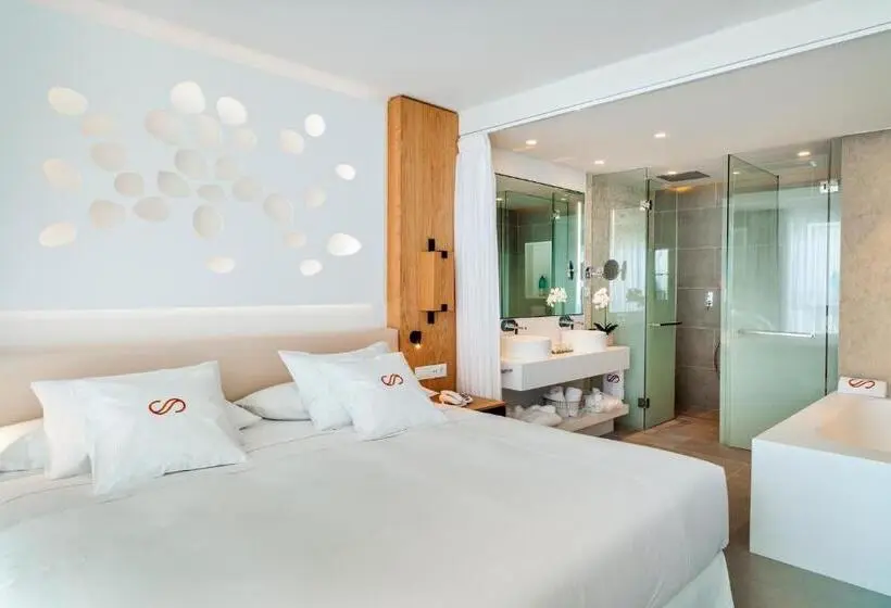 سوییت لوکس, Royal Hideaway Corales Suites