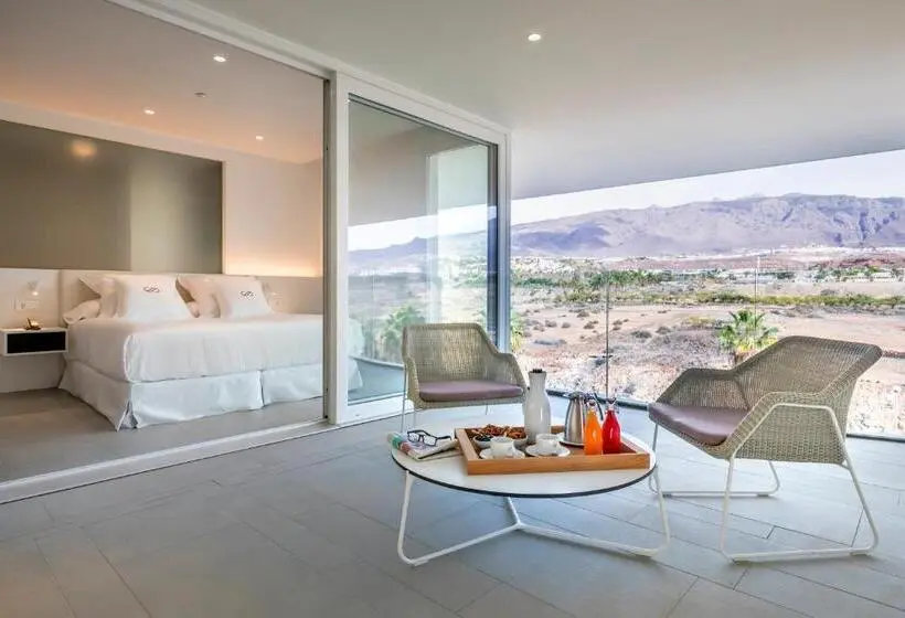 سوئیت دلوکس 2 خوابه, Royal Hideaway Corales Suites
