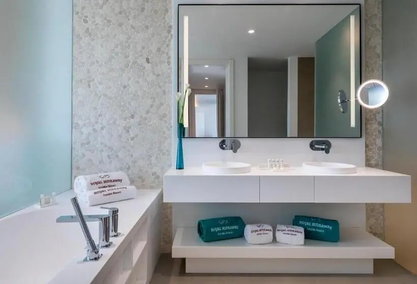ویلای 2 خوابه, Royal Hideaway Corales Suites