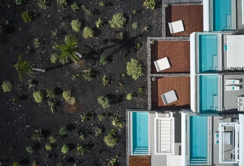 ویلای 2 خوابه, Royal Hideaway Corales Suites