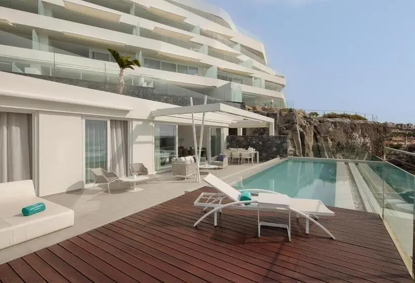 ویلای 2 خوابه, Royal Hideaway Corales Suites
