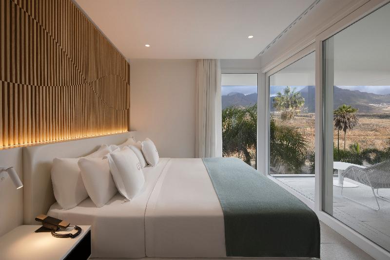 豪华套房, Royal Hideaway Corales Suites