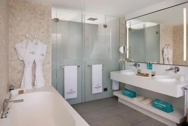 سوییت لوکس, Royal Hideaway Corales Suites