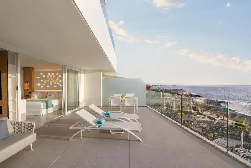 سوییت لوکس, Royal Hideaway Corales Suites