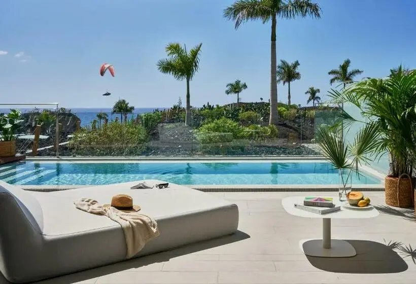 ویلای 2 خوابه, Royal Hideaway Corales Suites