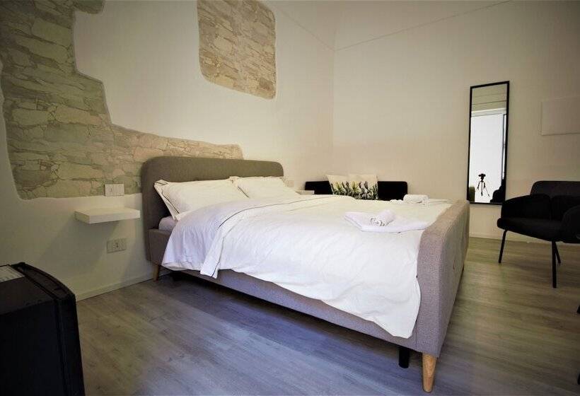 اتاق کلاسیک سه تخته, B&b Belvedere All Idria