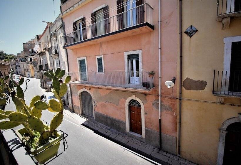 اتاق کلاسیک سه تخته, B&b Belvedere All Idria