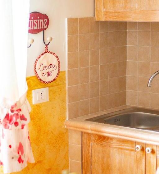 דירת חדר נוף לגינה, Casale La Rovere