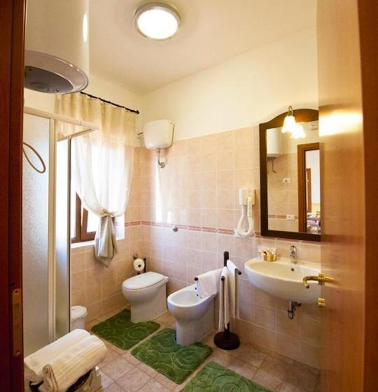 דירת חדר נוף לגינה, Casale La Rovere