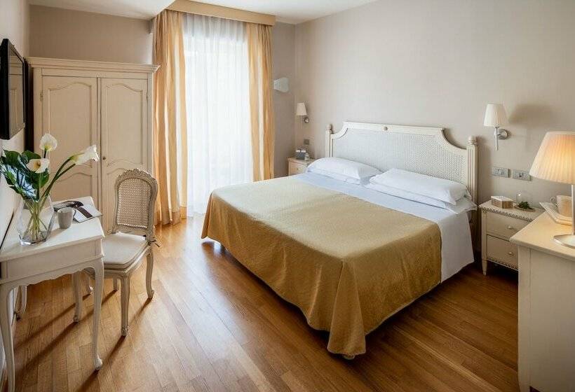 Номер Комфорт, Dei Fiori Restaurant Meeting & Spa