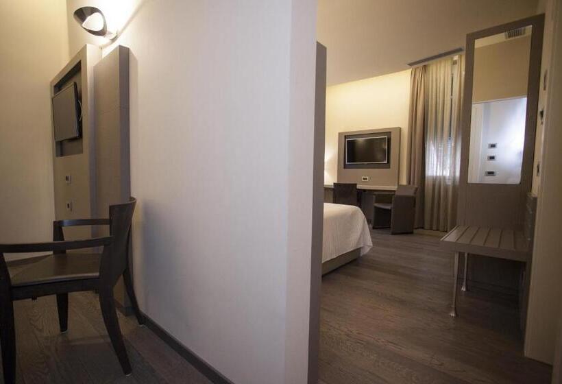 Номер Стандарт Трехместный, Dei Fiori Restaurant Meeting & Spa