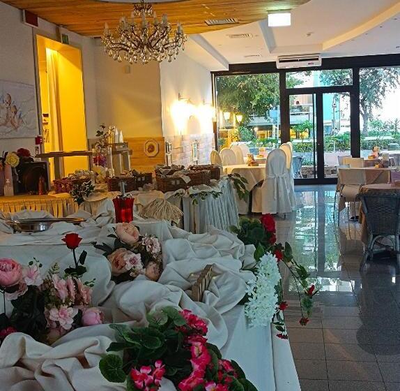 Quarto Quádruplo Estandar, Garisenda B&b   In Centro A Riccione