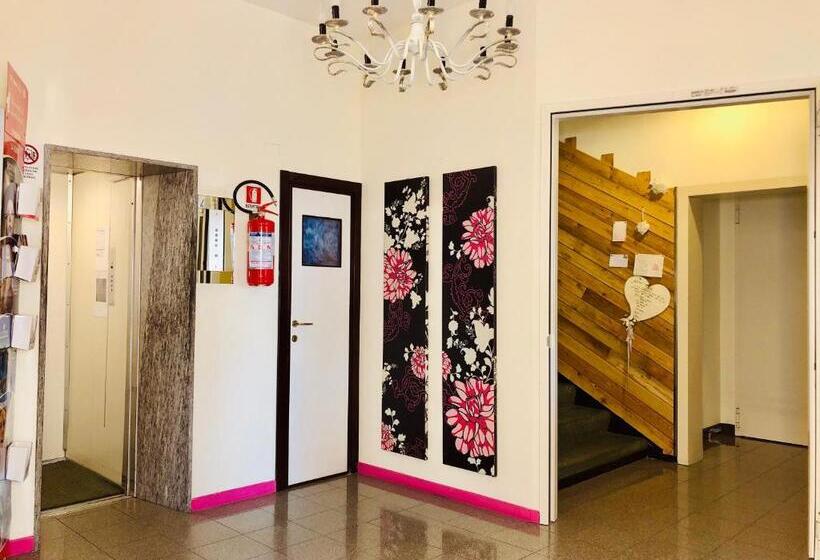 Quarto Quádruplo Estandar, Garisenda B&b   In Centro A Riccione