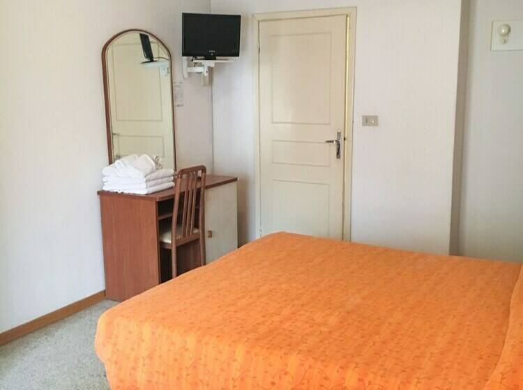 スタンダードトリプルルーム, Morri