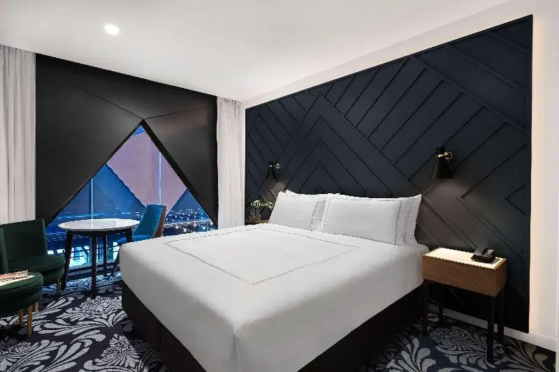 キングサイズベッドのスタンダードルーム, West Hotel Sydney, Curio Collection By Hilton