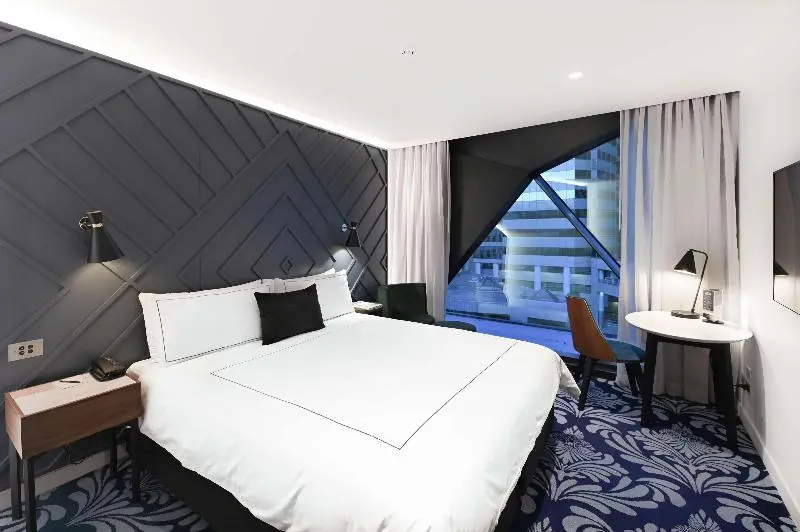 キングサイズベッドのデラックスルーム, West Hotel Sydney, Curio Collection By Hilton