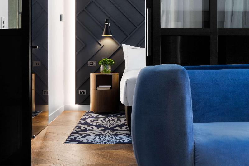 سوئیت با تخت بزرگ, West Hotel Sydney, Curio Collection By Hilton