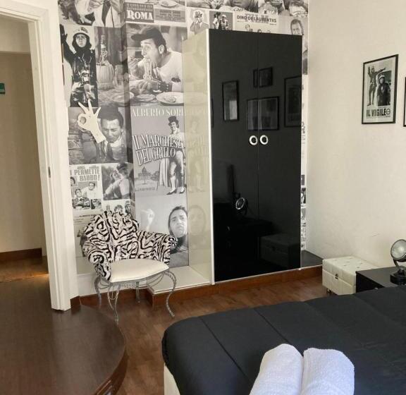 Camera Standard, Al Civico 32