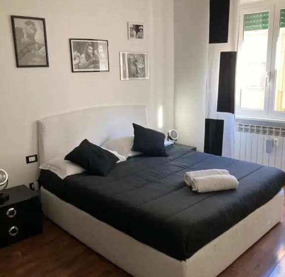 Camera Standard, Al Civico 32