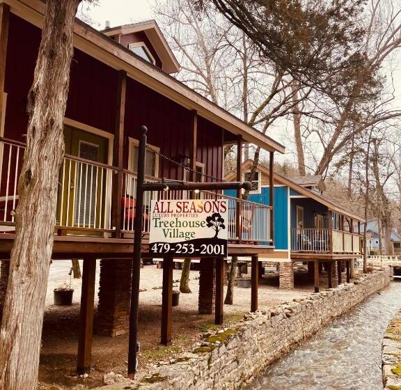 غرفة قياسية سرير كينج, All Seasons Treehouse Village