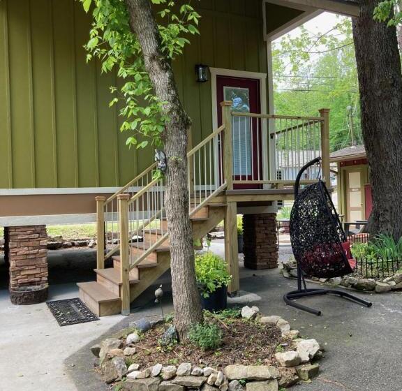 스탠다드 룸 킹사이즈 침대, All Seasons Treehouse Village