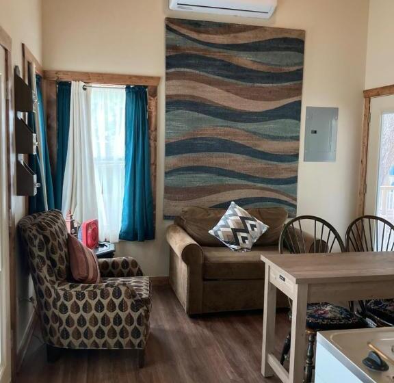 غرفة قياسية سرير كينج, All Seasons Treehouse Village