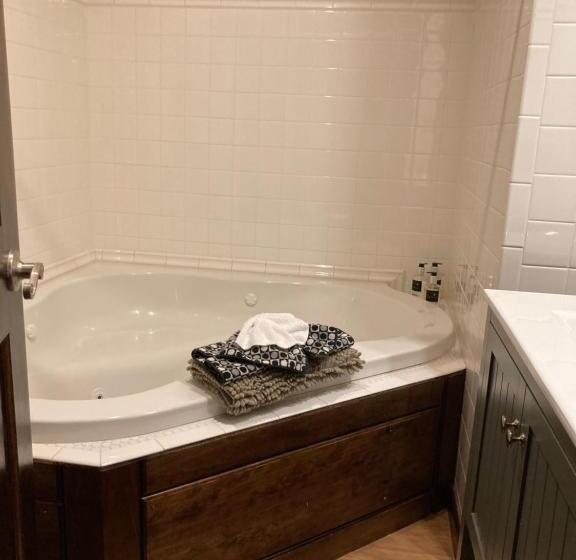 شقة 3 غرف, All Seasons Treehouse Village