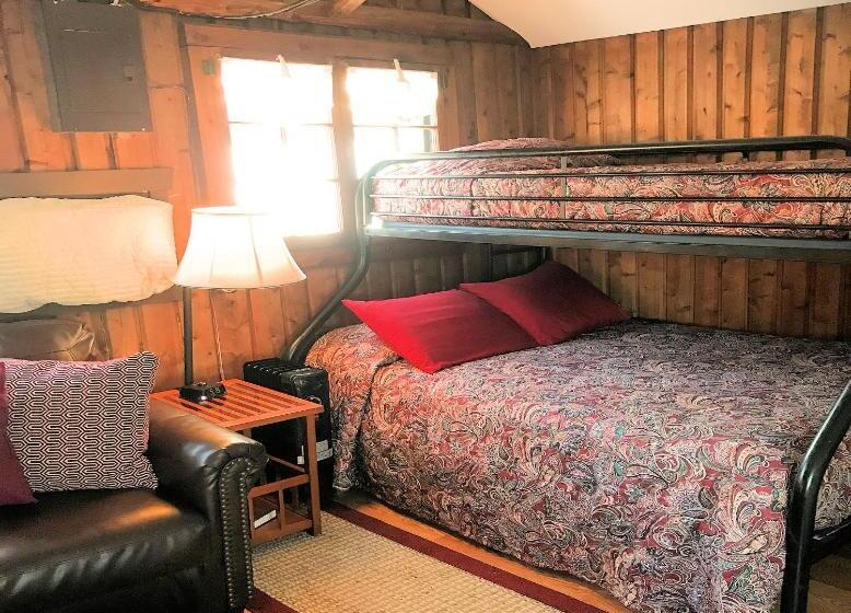 Standard studio with lake view, Clear Lake Resort