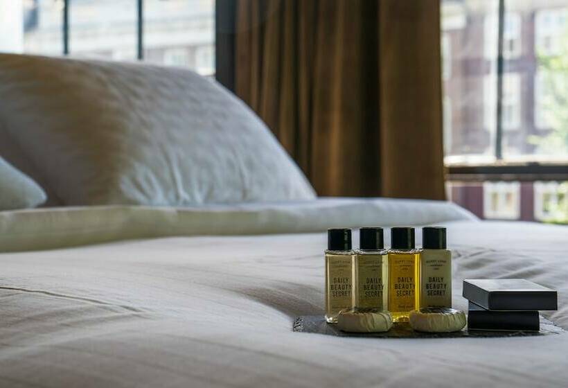 اتاق پرمیوم, Frank Since 1666