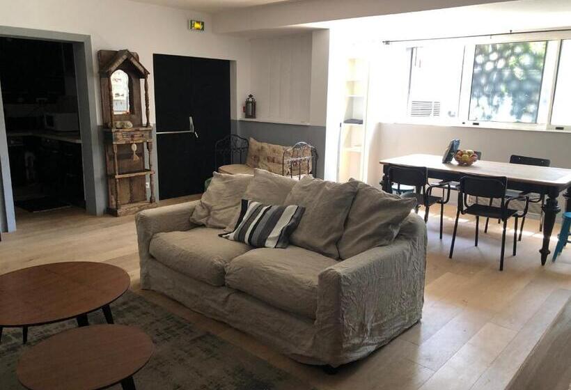 דירת חדר, L île ô Château