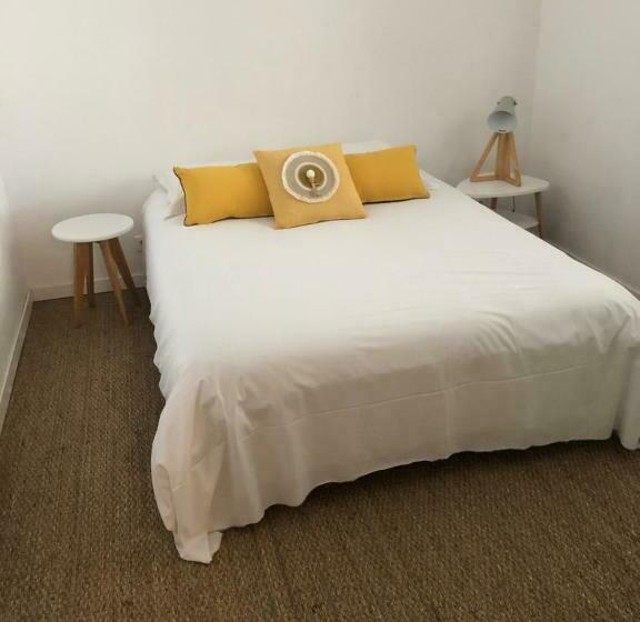 דירת חדר, L île ô Château