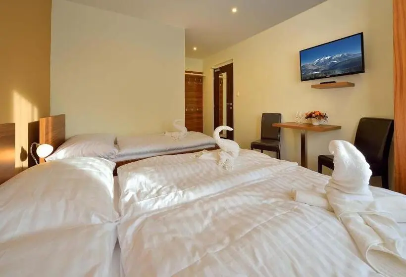 اتاق لوکس سه تخته, Villa Gloria Rooms & Apartments