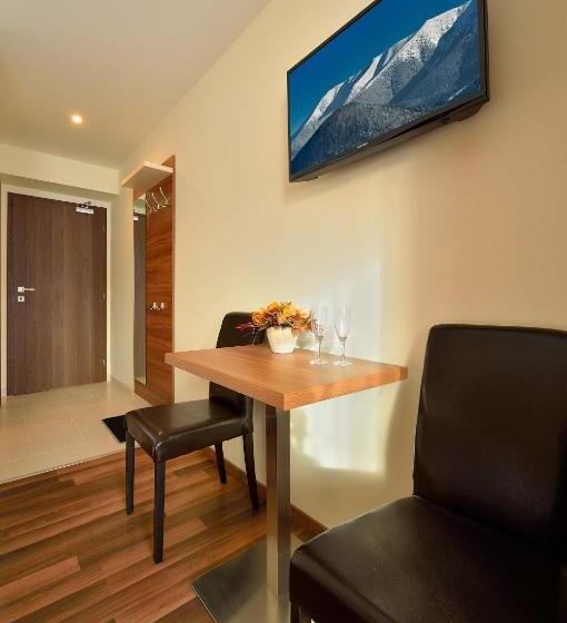 豪华三人间, Villa Gloria Rooms & Apartments