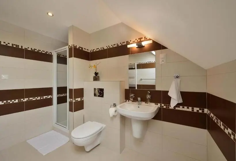 اتاق لوکس چهار تخته, Villa Gloria Rooms & Apartments