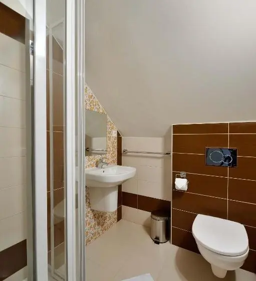 اتاق لوکس چهار تخته, Villa Gloria Rooms & Apartments