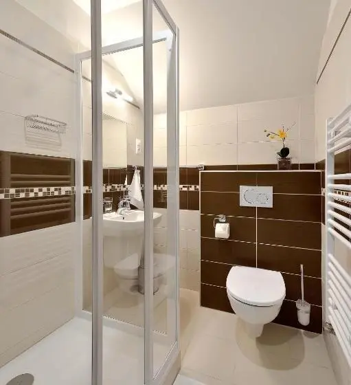 اتاق لوکس چهار تخته, Villa Gloria Rooms & Apartments