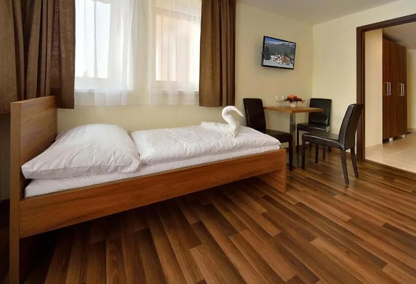 اتاق لوکس چهار تخته, Villa Gloria Rooms & Apartments