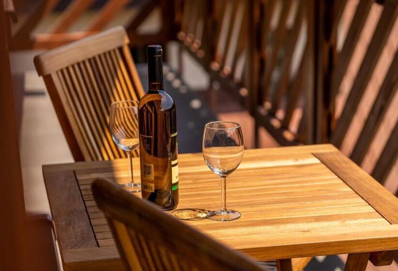 Апартаменты 1 Спальня с Балконом, Villa Gloria Rooms & Apartments