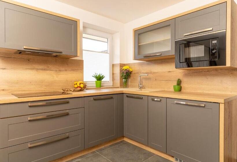 Апартаменты 1 Спальня с Балконом, Villa Gloria Rooms & Apartments