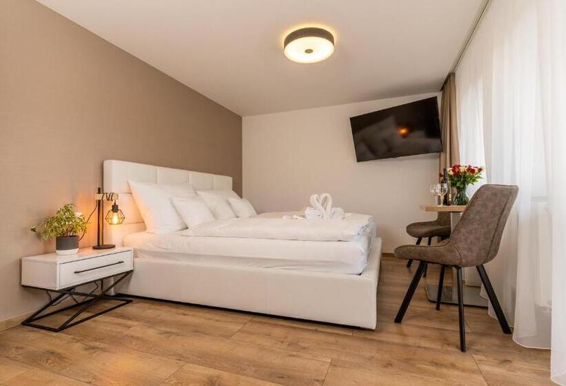 带1个卧室的带阳台的公寓, Villa Gloria Rooms & Apartments