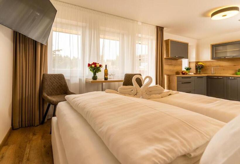 Апартаменты 1 Спальня с Балконом, Villa Gloria Rooms & Apartments