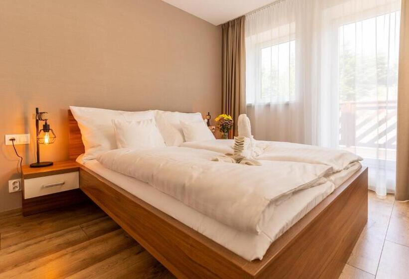带阳台的豪华间, Villa Gloria Rooms & Apartments