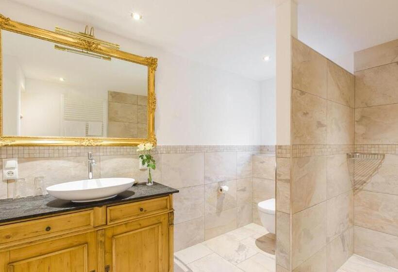 2 Bedroom Apartment, Seehotel Malerwinkel