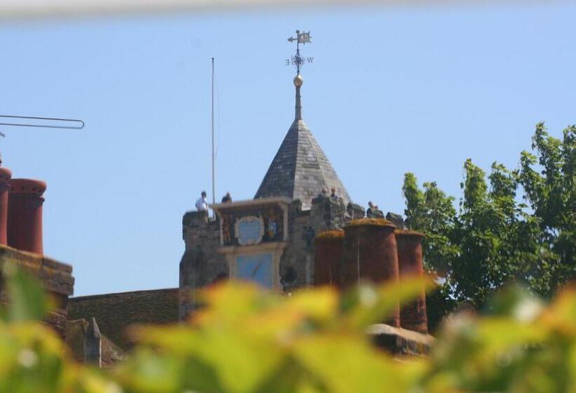 수피리어 룸, Whitehouse Rye