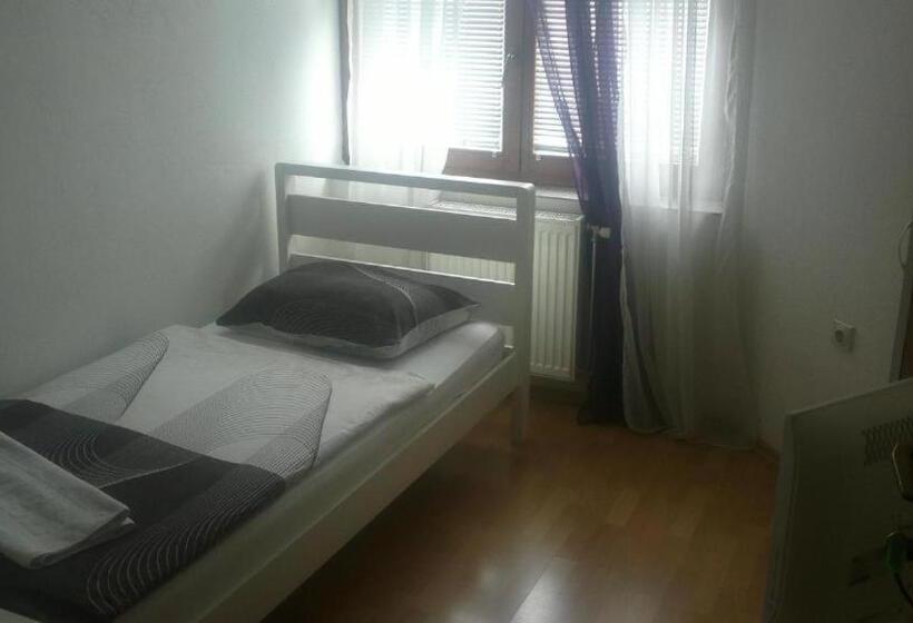 اتاق استاندارد یک نفره, Hostel Havana